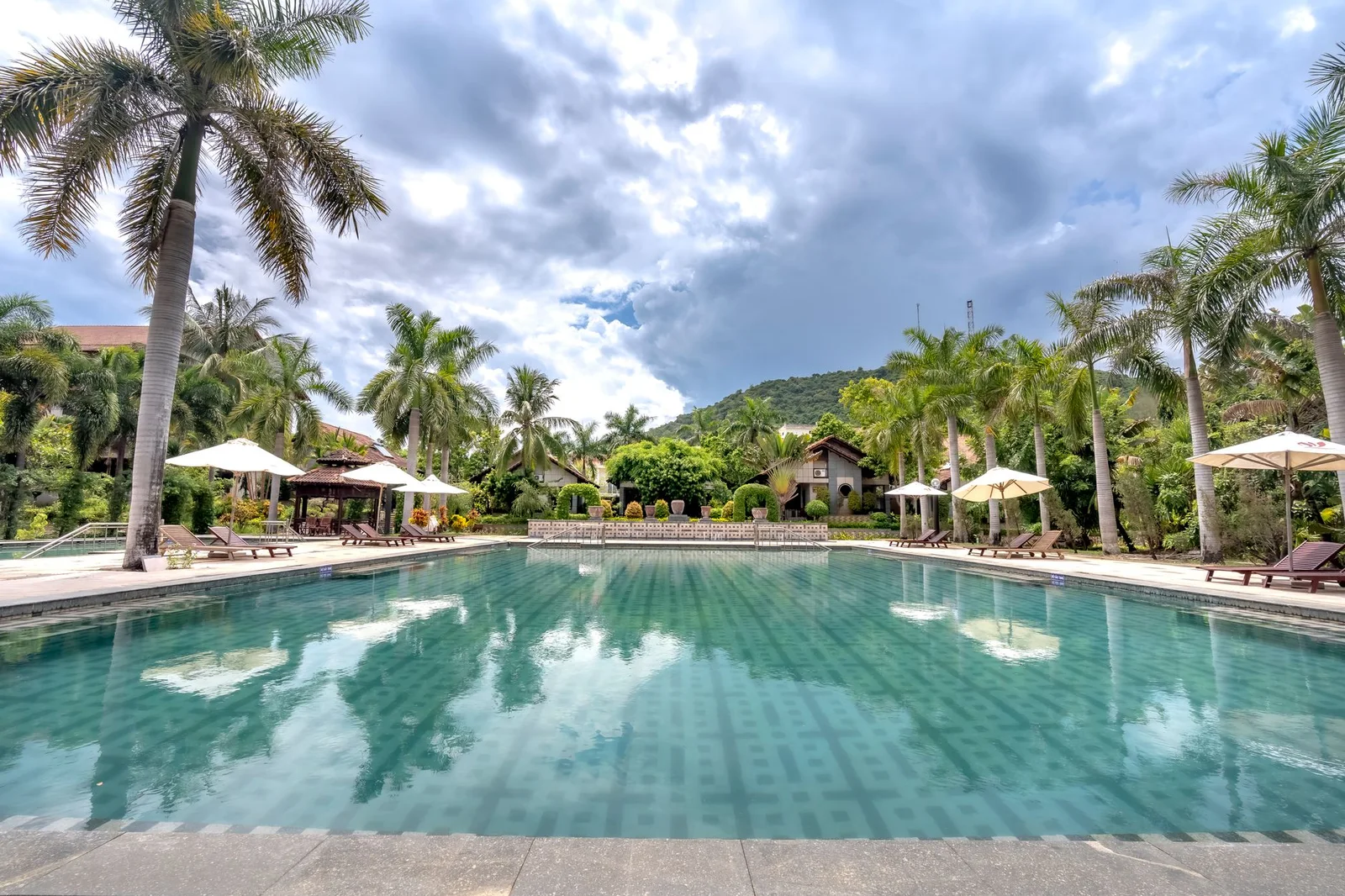 Banyan Tree Krabi exterior, pool or public space