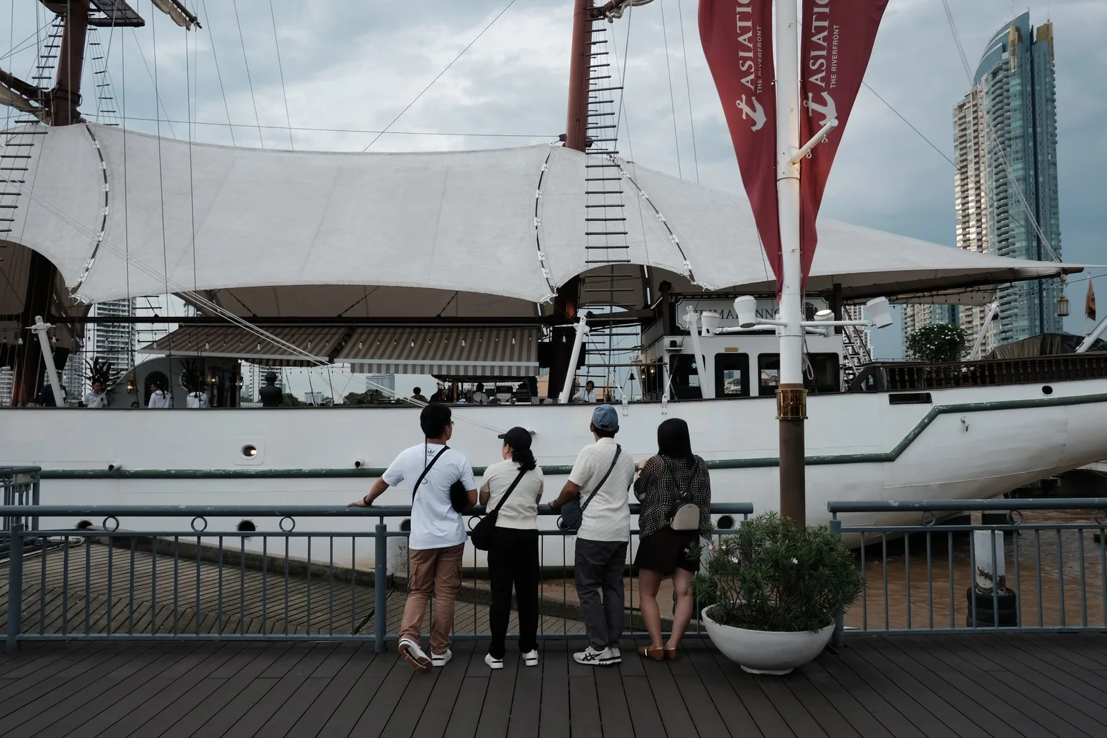 Loy Dream Rice Barge Cruise in Thailand